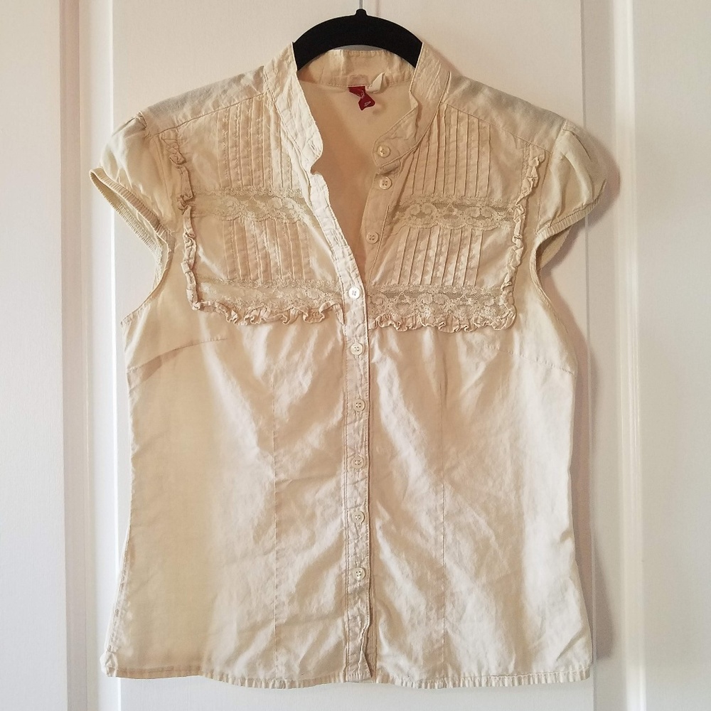 Divided - Lace Detail Button Top
